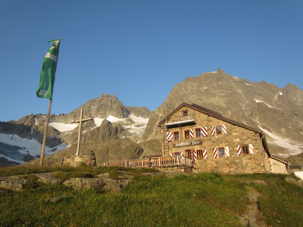 Darmstädter Hütte mit Küchlspitze und Kuchenspitze